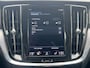 Volvo V60 2.0 T6 Recharge AWD R-Design Trekhaak Navigatie Pilot Assist ACC Leder Stoelverwarming Stuurverwarming 19 Inch Velgen Camera DAB Blis Extra Getint Glas Plug in Hybride