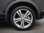 Volkswagen T-Roc 1.5 TSI Sport Business R-Line | Camera | Parkeersensoren | Stoelverwarming | Trekhaak | Lederen Bekleding |