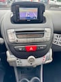 Toyota Aygo 1.0-12V Dynamic Navigator 2DE EIG AIRCO 5DRS NATTE AUTO NAP APK 2-2027