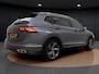 Volkswagen Tiguan Allspace 1.5 TSI R-Line 7p. | Pano Dak | Trekhaak | 360 Camera | Side Assist | ACC | Stuur-/Stoelverwarming | Elek. Achterklep | 19'' |
