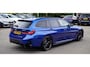 BMW 3-Serie Touring 330e xDrive M-pakket | Panorama | HuD | Sfeerverlichting | BMW LED | Camera | Portimao blau metallic |