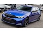 BMW 3-Serie Touring 330e xDrive M-pakket | Panorama | HuD | Sfeerverlichting | BMW LED | Camera | Portimao blau metallic |