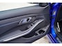 BMW 3-Serie Touring 330e xDrive M-pakket | Panorama | HuD | Sfeerverlichting | BMW LED | Camera | Portimao blau metallic |