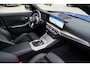 BMW 3-Serie Touring 330e xDrive M-pakket | Panorama | HuD | Sfeerverlichting | BMW LED | Camera | Portimao blau metallic |