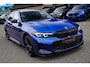 BMW 3-Serie Touring 330e xDrive M-pakket | Panorama | HuD | Sfeerverlichting | BMW LED | Camera | Portimao blau metallic |