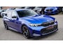 BMW 3-Serie Touring 330e xDrive M-pakket | Panorama | HuD | Sfeerverlichting | BMW LED | Camera | Portimao blau metallic |
