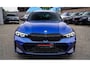 BMW 3-Serie Touring 330e xDrive M-pakket | Panorama | HuD | Sfeerverlichting | BMW LED | Camera | Portimao blau metallic |