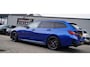 BMW 3-Serie Touring 330e xDrive M-pakket | Panorama | HuD | Sfeerverlichting | BMW LED | Camera | Portimao blau metallic |