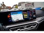 BMW 3-Serie Touring 330e xDrive M-pakket | Panorama | HuD | Sfeerverlichting | BMW LED | Camera | Portimao blau metallic |