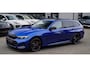 BMW 3-Serie Touring 330e xDrive M-pakket | Panorama | HuD | Sfeerverlichting | BMW LED | Camera | Portimao blau metallic |
