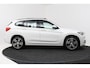BMW X1 SDrive20i High Executive M Sport (PANORAMADAK, M-PAKKET, HEAD-UP, STOELVERWARMING, DEALER ONDERHOUDEN)