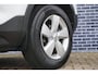 Volvo XC40 1.5 T2 Momentum Core | Trekhaak | Navigatie | LED | Parkeercamera | Parkeersensoren V+A | Lichtmetalen Velgen | Apple Carplay | Android Auto