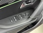 Peugeot e-2008 EV GT Pack 50 kWh 136pk | Accu 93% | Trekhaak | Stoelverwarming | Camera | Carplay |