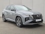 Hyundai Tucson 1.6 T-GDI 4wd N Line Sky 4WD / Dealer onderhouden / Fabrieksgarantie tot 03-2027 / Trekhaak afneembaar / Panorama schuifdak / Trekgewicht 1650 kg / Navigatie / Apple Carplay Android / Elektrische achterklep / Stuur- Stoel & Achterbank verwarming / Rondomzicht camera /