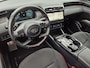 Hyundai Tucson 1.6 T-GDI 4wd N Line Sky 4WD / Dealer onderhouden / Fabrieksgarantie tot 03-2027 / Trekhaak afneembaar / Panorama schuifdak / Trekgewicht 1650 kg / Navigatie / Apple Carplay Android / Elektrische achterklep / Stuur- Stoel & Achterbank verwarming / Rondomzicht camera /