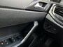 Volkswagen Polo 1.0 TSI Life / Navigatie / App connect / Parkeersensoren V+A / Lichtmetaal 16 inch /