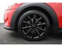 MINI Cooper 1.5 Business Edition | Sportstoelen | Climate Control | Groot Navi |