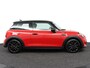 MINI Cooper 1.5 Business Edition | Sportstoelen | Climate Control | Groot Navi |