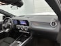 Mercedes-Benz EQA 250+ Business Solution AMG 71 kWh | Premium pakket | Nightpakket | DISTRONIC | Panoramaschuifdak | 360° camera | 20 inch multispaaks lichtmetalen velgen | Burmester Surround Sound |