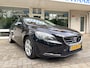 Volvo V40 1.6 D2 Kinetic lichte zijschade Navigatie/Clima/Trekhaak/Radio CD/MP3/Led achterlichten/Hill Hold/Start stop