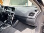Volvo V40 1.6 D2 Kinetic lichte zijschade Navigatie/Clima/Trekhaak/Radio CD/MP3/Led achterlichten/Hill Hold/Start stop