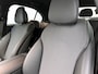 Mercedes-Benz C-klasse 300 e Business Solution | Parkeerpakket met achteruitrijcamera | Warmtewerend, donkergetint glas | Trekhaak | GUARD 360° Plus | Smartphone-integratie |