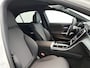 Mercedes-Benz C-klasse 300 e Business Solution | Parkeerpakket met achteruitrijcamera | Warmtewerend, donkergetint glas | Trekhaak | GUARD 360° Plus | Smartphone-integratie |