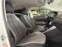 Volkswagen Polo 1.0 TSI Highline Airco - Apple carplay - Navigatie - Parkeersensoren - Parkeer assistent - Cruise control - Licht metalen velgen 16 inch - Lederen versnellingspook - Bluetooth - Led verlichting - Radio - Start/stop systeem - Stuur leder - Stuur multifunctioneel - Elektrische ramen