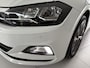 Volkswagen Polo 1.0 TSI Highline Airco - Apple carplay - Navigatie - Parkeersensoren - Parkeer assistent - Cruise control - Licht metalen velgen 16 inch - Lederen versnellingspook - Bluetooth - Led verlichting - Radio - Start/stop systeem - Stuur leder - Stuur multifunctioneel - Elektrische ramen