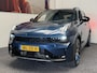 Lynk & Co 01 1.5 ZWARTE HEMEL 100 STUKS OP VOORRAAD ! VOL OPTIES ! 360 CAMERA ADAPTIVE CRUISE CONTROL PANORAMA SCHUIF/KANTELDAK APPLE CARPLAY/ANDROID RIJSTROOKSENSOREN ZEER MOOI !!