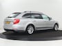 Skoda Superb 1.8 TSI Ambition Business | Leder/Alcantara | Stoelverwarming | Trekhaak | Bi-Xenon | Climate control | Parkeerhulp | Cruise control | Getint glas