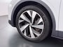 Volkswagen ID.4 First 82kWh Trekhaak Warmtepomp SOH 90% Adap.Cruise Stoelverwarming Apple Carplay Android Auto Navi Ecc Camera Lmv 20" Voorruitverwarming Privacy Glas Led DAB 1.000KG Trekgewicht Origineel Nederlandse Auto