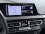 BMW 1-Serie 118i Aut. Sport Line Live cockpit pro Shadow-line Stoelverwarming Apple Carplay Android Auto Navi Ecc Cruise Control Pdc Business Edition Lmv 17" Led DAB Regen-Lichtsensor Verkeersbord detectie Rijstrooksensor Dealeronderhouden