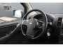 Nissan Navara 2.5 dCi LE Double C. 4X4 | Luchtvering | Trekhaak | Climate control | Cruise control | Navigatie | Bluetooth | Parkeersensoren |