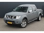 Nissan Navara 2.5 dCi LE Double C. 4X4 | Luchtvering | Trekhaak | Climate control | Cruise control | Navigatie | Bluetooth | Parkeersensoren |