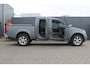 Nissan Navara 2.5 dCi LE Double C. 4X4 | Luchtvering | Trekhaak | Climate control | Cruise control | Navigatie | Bluetooth | Parkeersensoren |