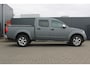 Nissan Navara 2.5 dCi LE Double C. 4X4 | Luchtvering | Trekhaak | Climate control | Cruise control | Navigatie | Bluetooth | Parkeersensoren |