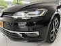 Volkswagen Golf 1.4 TSI Highline Business R Airco - Apple carplay - Schuifkanteldak - Parkeersensor - Stoelverwarming - Navigatie - Achteruitrijcamera - Mistlampen - Cruise control - Licht metalen velgen 17 inch - Led verlichting - Blu - Dakspoiler - Elektrische ramen - Stuur leder - Stuur multifunctioneel