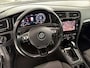 Volkswagen Golf 1.4 TSI Highline Business R Airco - Apple carplay - Schuifkanteldak - Parkeersensor - Stoelverwarming - Navigatie - Achteruitrijcamera - Mistlampen - Cruise control - Licht metalen velgen 17 inch - Led verlichting - Blu - Dakspoiler - Elektrische ramen - Stuur leder - Stuur multifunctioneel