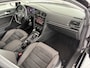 Volkswagen Golf 1.4 TSI Highline Business R Airco - Apple carplay - Schuifkanteldak - Parkeersensor - Stoelverwarming - Navigatie - Achteruitrijcamera - Mistlampen - Cruise control - Licht metalen velgen 17 inch - Led verlichting - Blu - Dakspoiler - Elektrische ramen - Stuur leder - Stuur multifunctioneel