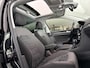 Volkswagen Golf 1.4 TSI Highline Business R Airco - Apple carplay - Schuifkanteldak - Parkeersensor - Stoelverwarming - Navigatie - Achteruitrijcamera - Mistlampen - Cruise control - Licht metalen velgen 17 inch - Led verlichting - Blu - Dakspoiler - Elektrische ramen - Stuur leder - Stuur multifunctioneel