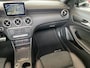 Mercedes-Benz A-klasse 180 Ambition,AMG Line,Automaat,Panoramadak,Navigatie,Parkeerassistent,Climate&Cruisecontrol,Spraakbediening,Leder/Alcantara,Stoelverwarming,18 Inch Lmv,Nieuwstaat !!!