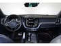 Volvo XC60 T8 Recharge AWD R-Design - Panorama/schuifdak - IntelliSafe Assist & Surround - Harman/Kardon audio - Adaptieve LED koplampen - Parkeercamera achter - Verwarmde voorstoelen, stuur & achterbank - Parkeersensoren voor & achter - Elektr. bedienb. voorstoelen met geheugen - Draadloze tel. lader - Standkachel - Extra getint glas - Semi elektr. inklapbare trekhaak - 19 inch LMV