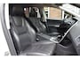 Volvo XC60 2.0 T5 Aut. Summum Trekhaak | Panoramadak | Camera | Stoelverwarming