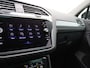 Volkswagen Tiguan 1.5 TSI Life Business 150PK DSG Trekhaak, Achteruitrijcamera, 17" LM Velgen, Stoelverwarming, Navi, Adatpieve Cruise Control