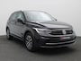 Volkswagen Tiguan 1.5 TSI Life Business 150PK DSG Trekhaak, Achteruitrijcamera, 17" LM Velgen, Stoelverwarming, Navi, Adatpieve Cruise Control