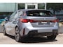 BMW 1-Serie (f70) 120 M-SPORT 150pk AUT I Carplay I Harman Kardon I Navi I DAB I Sfeerverlichting