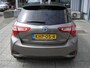 Toyota Yaris Hybrid Bi-Tone panorama 28.000 km