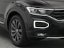 Volkswagen T-Roc AUTOMAAT 1.5 TSI 150 PK DSG Sport | LED | Navigatie | Trekhaak | Stoelverwarming | Adaptieve Cruise Control |