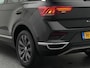 Volkswagen T-Roc AUTOMAAT 1.5 TSI 150 PK DSG Sport | LED | Navigatie | Trekhaak | Stoelverwarming | Adaptieve Cruise Control |
